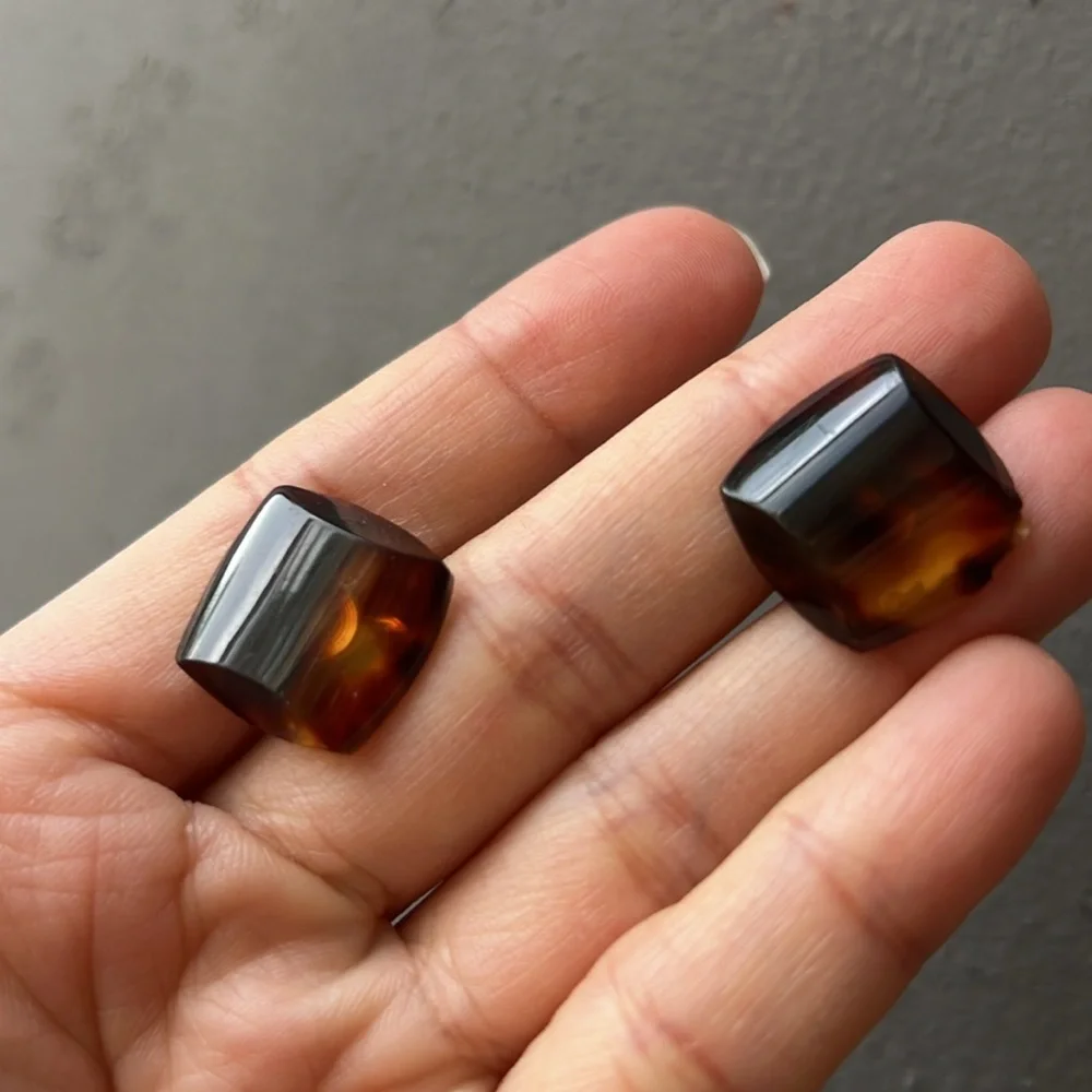Authentic vintage new shell brown cuff links